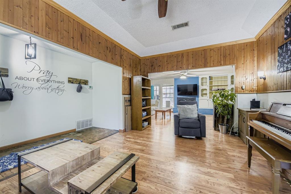 3415 Yellowstone Drive Property Photo 5