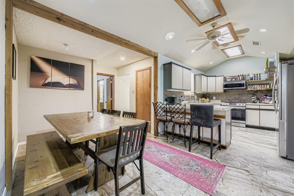 3415 Yellowstone Drive Property Photo 7