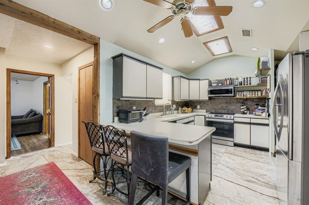 3415 Yellowstone Drive Property Photo 9