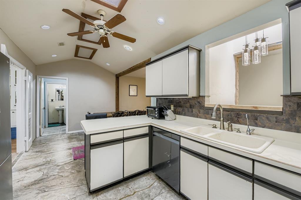 3415 Yellowstone Drive Property Photo 11