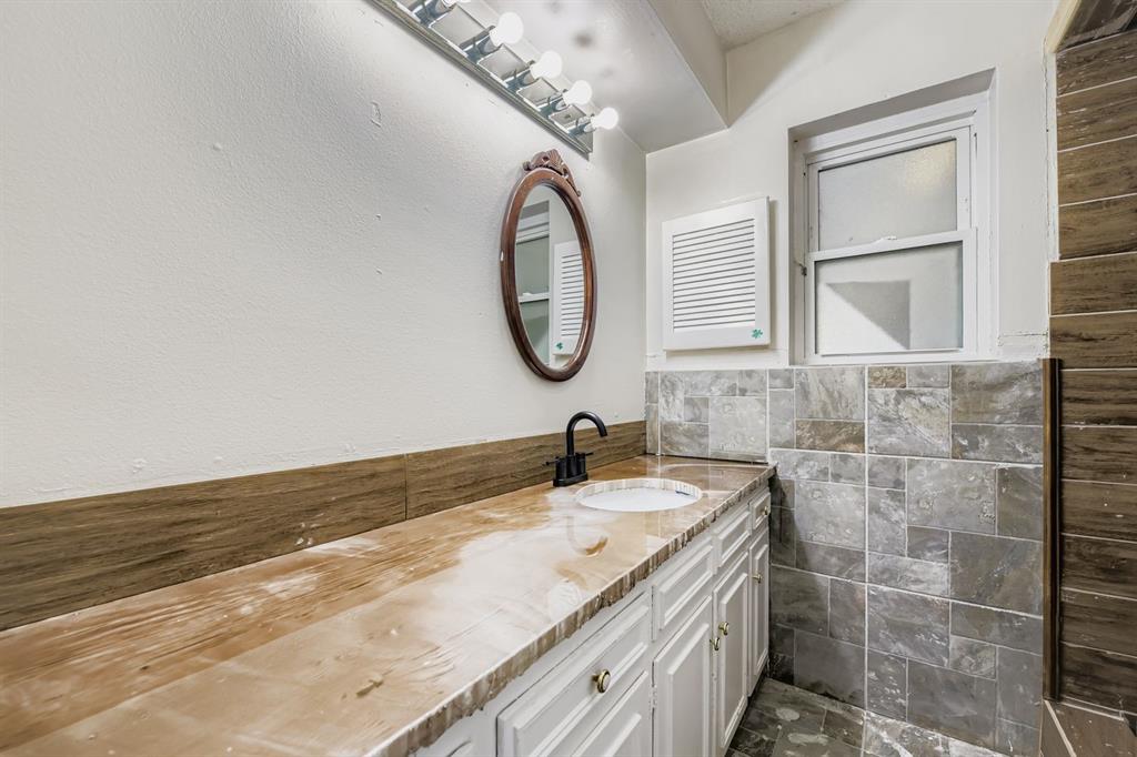 3415 Yellowstone Drive Property Photo 19