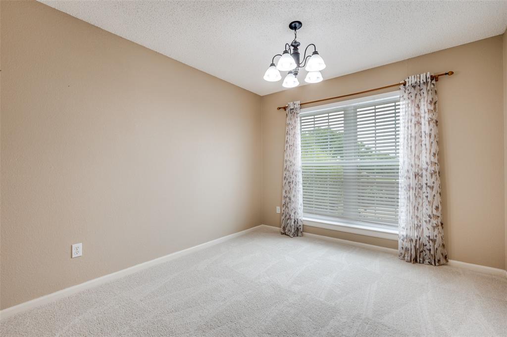 2400 Covington Drive Property Photo 5