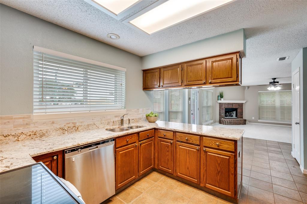 2400 Covington Drive Property Photo 7