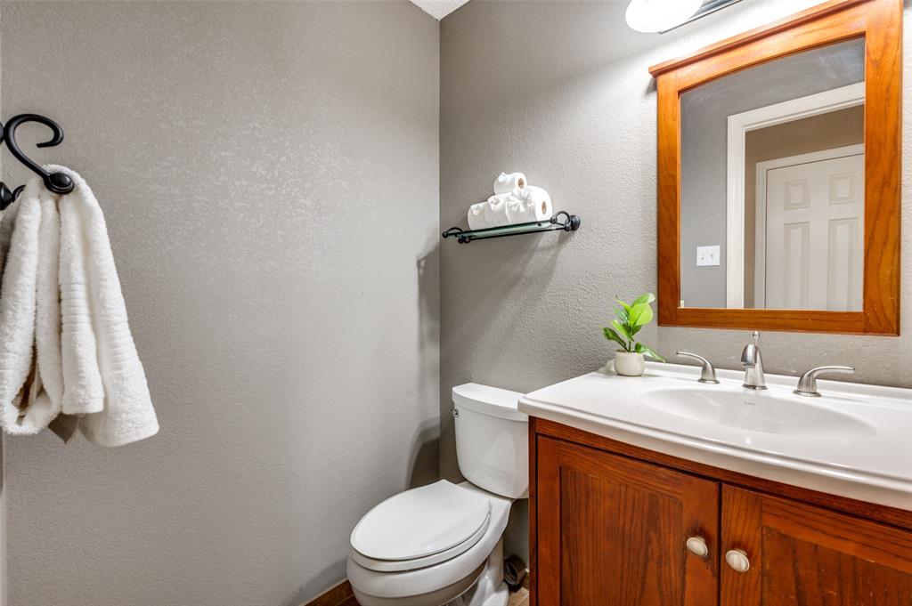 2400 Covington Drive Property Photo 11