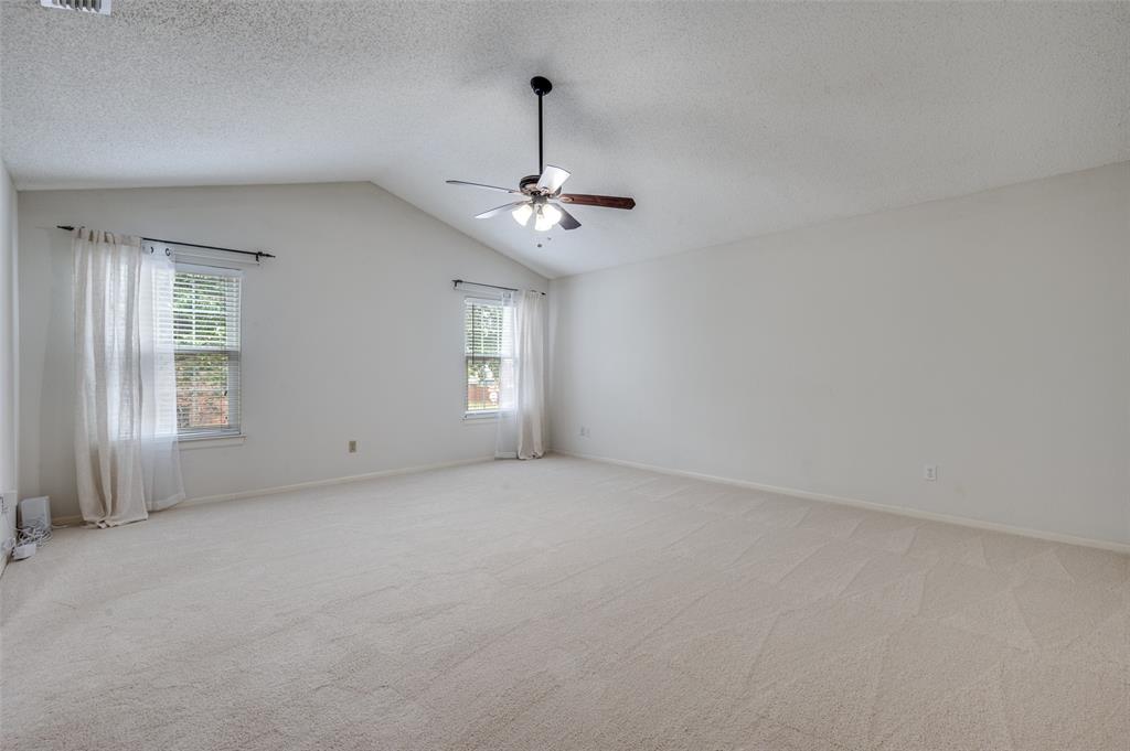 2400 Covington Drive Property Photo 13