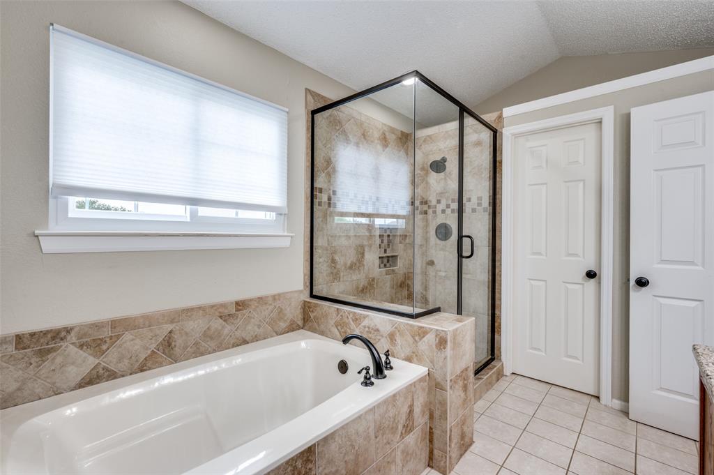 2400 Covington Drive Property Photo 17