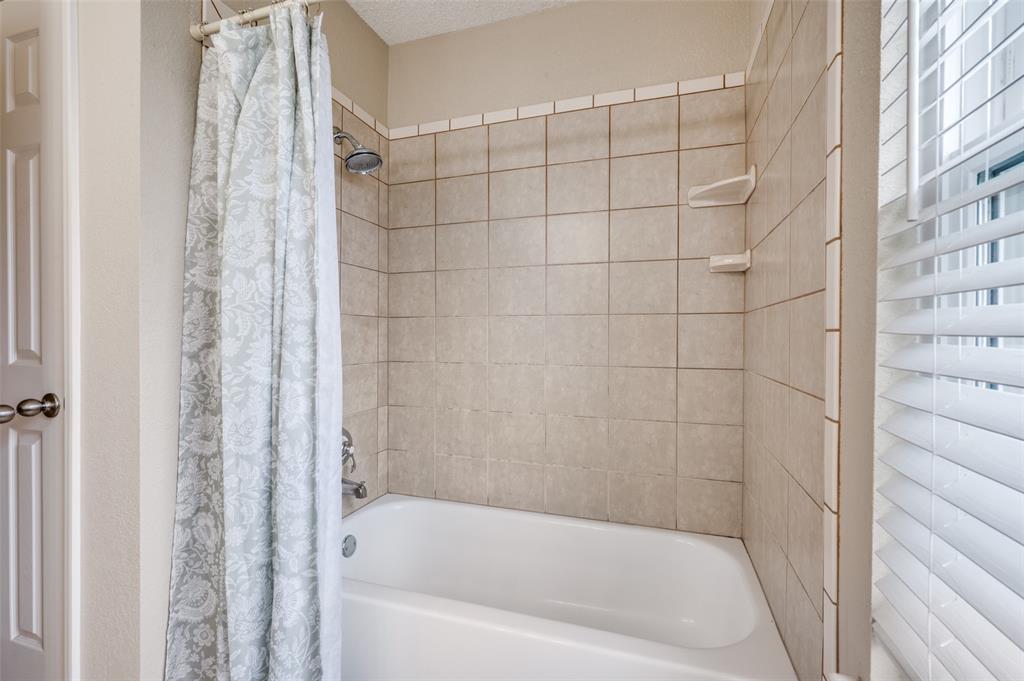 2400 Covington Drive Property Photo 21