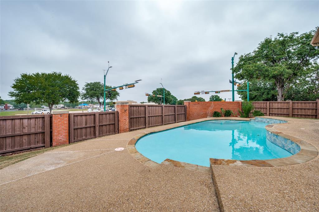 2400 Covington Drive Property Photo 25