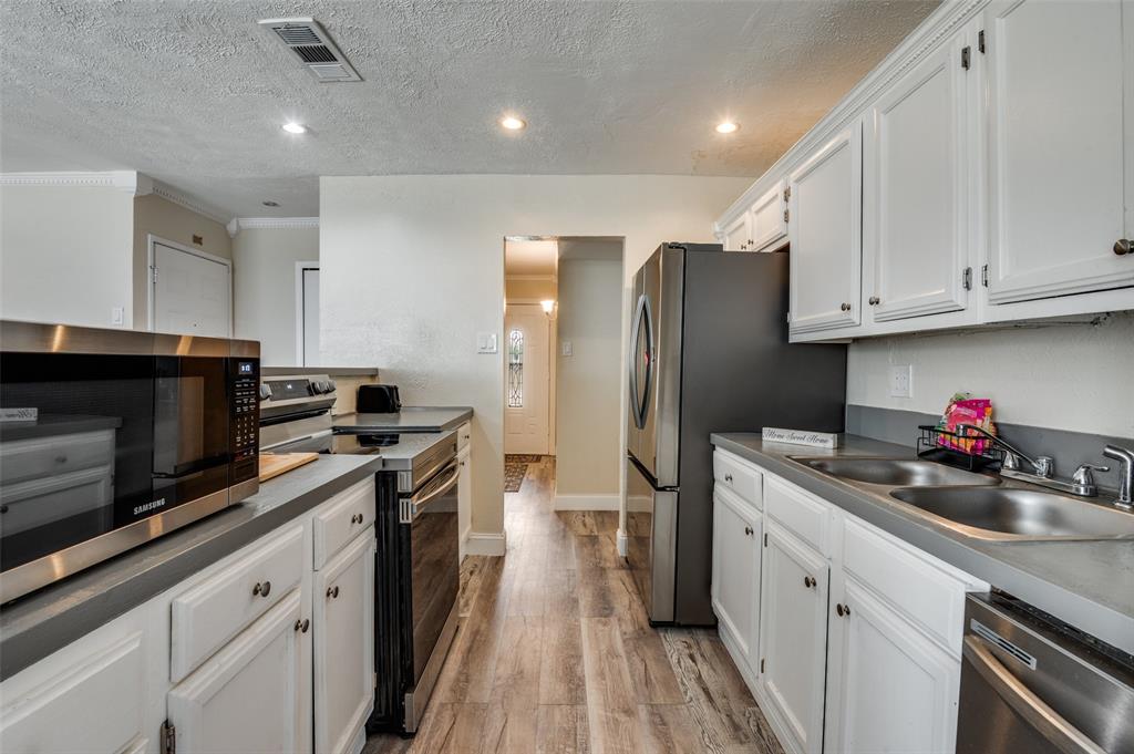 10222 Red Maple Drive Property Photo 5