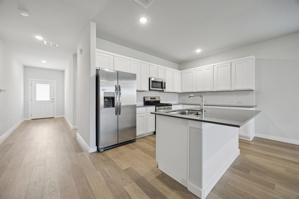 704 Pine Beach Drive Property Photo 6