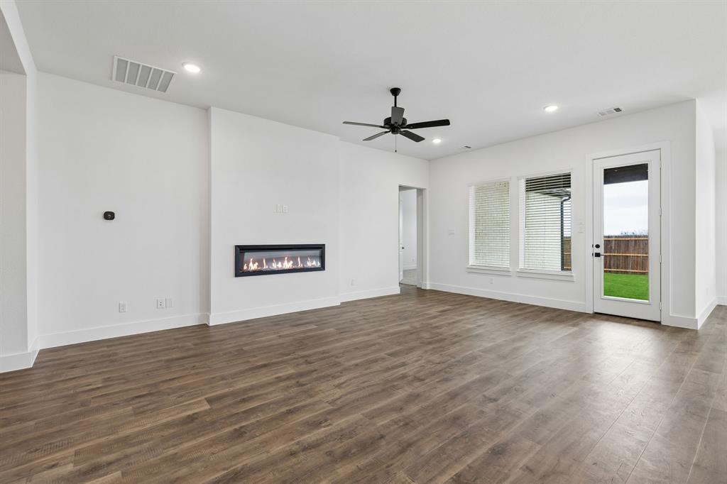 10453 Livestock Avenue Property Photo 6