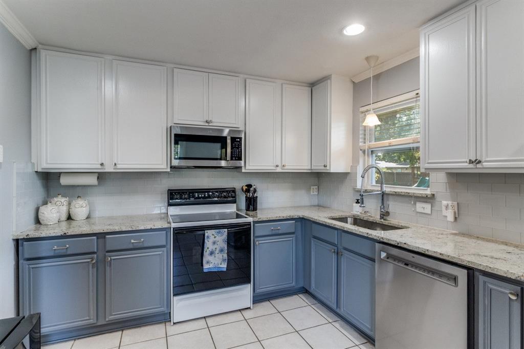 9027 Liptonshire Drive Property Photo 7