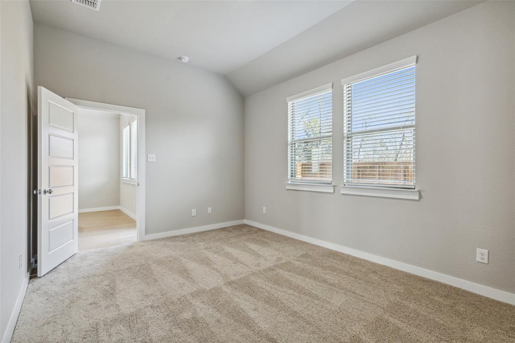 905 Landon Way Property Photo 11