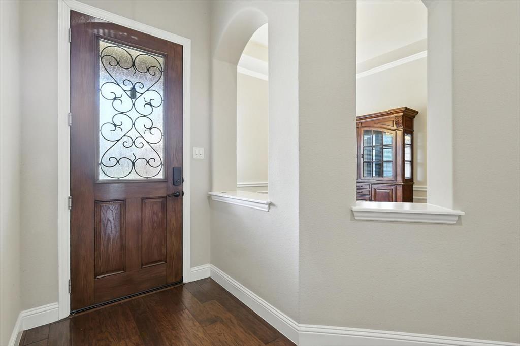 632 Shadow Glen Lane Property Photo 4