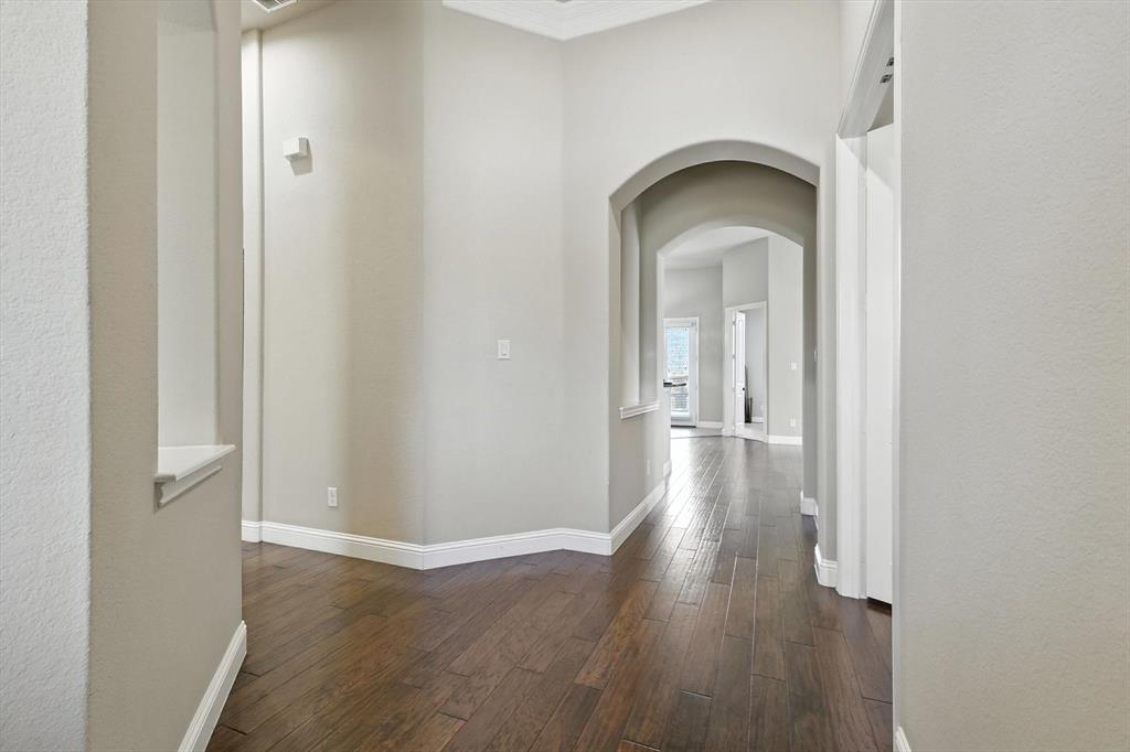 632 Shadow Glen Lane Property Photo 5