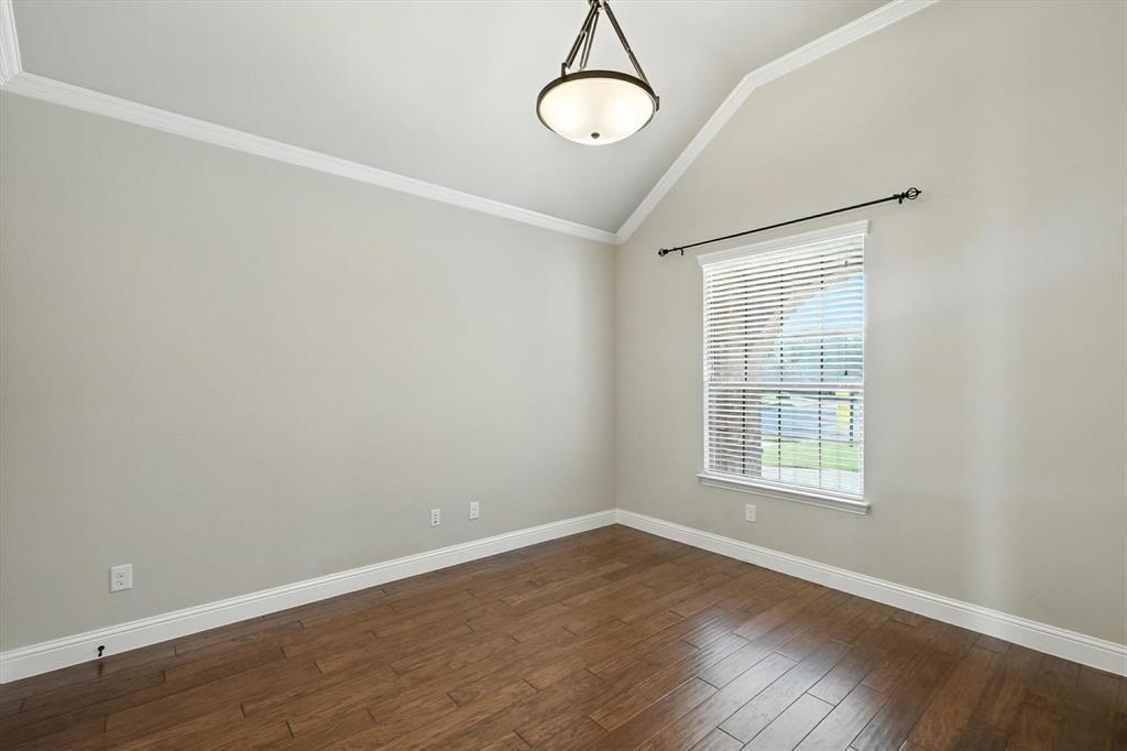 632 Shadow Glen Lane Property Photo 8