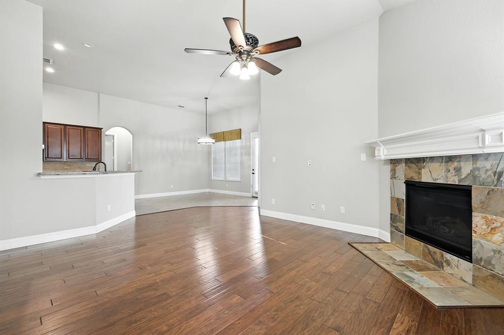 632 Shadow Glen Lane Property Photo 12