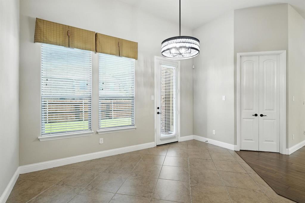 632 Shadow Glen Lane Property Photo 16