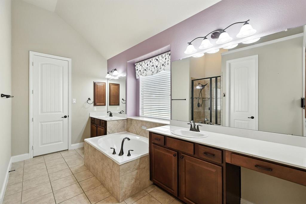 632 Shadow Glen Lane Property Photo 23