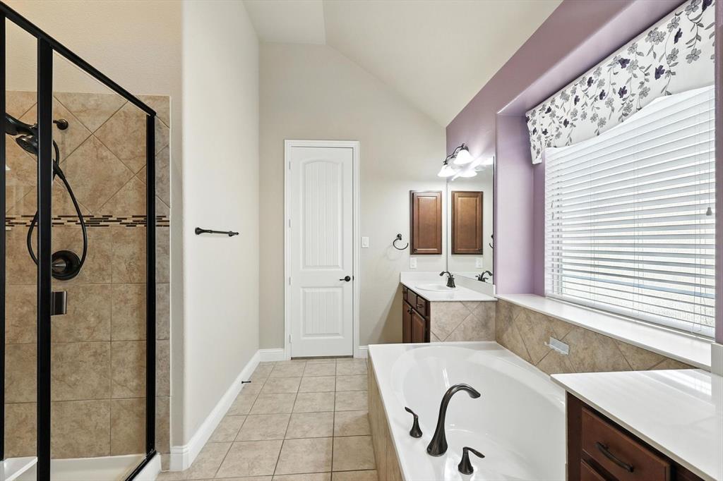 632 Shadow Glen Lane Property Photo 24