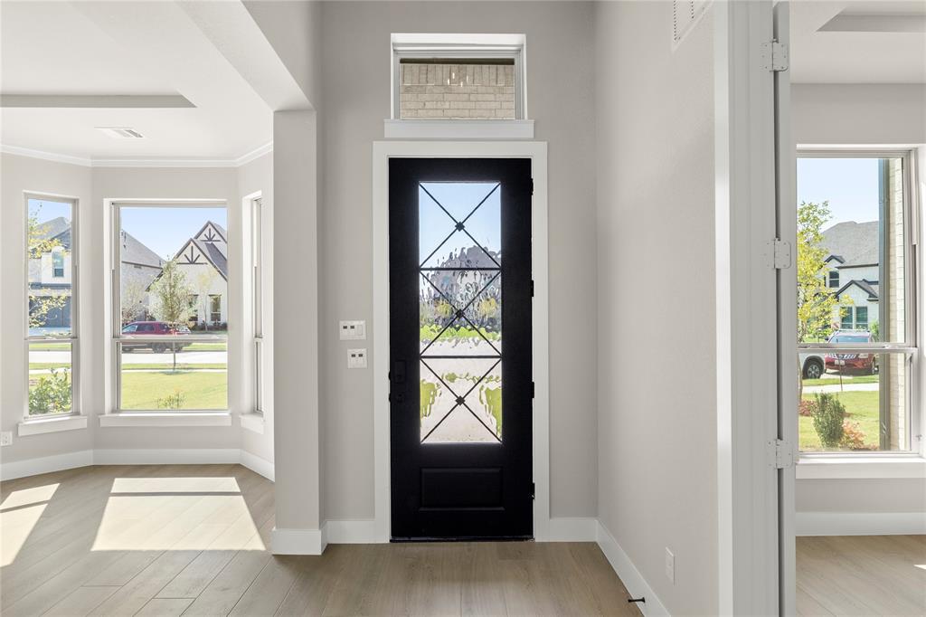 12054 Willow Manor Lane Property Photo 6