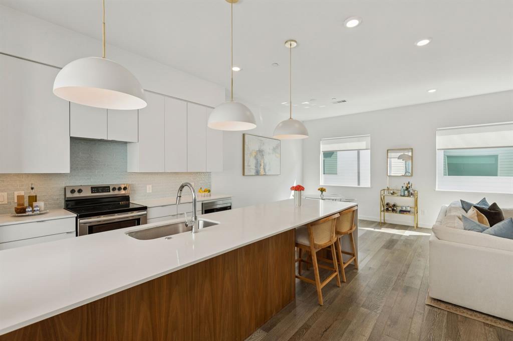 5020 Bryan Street 303 Property Photo 1