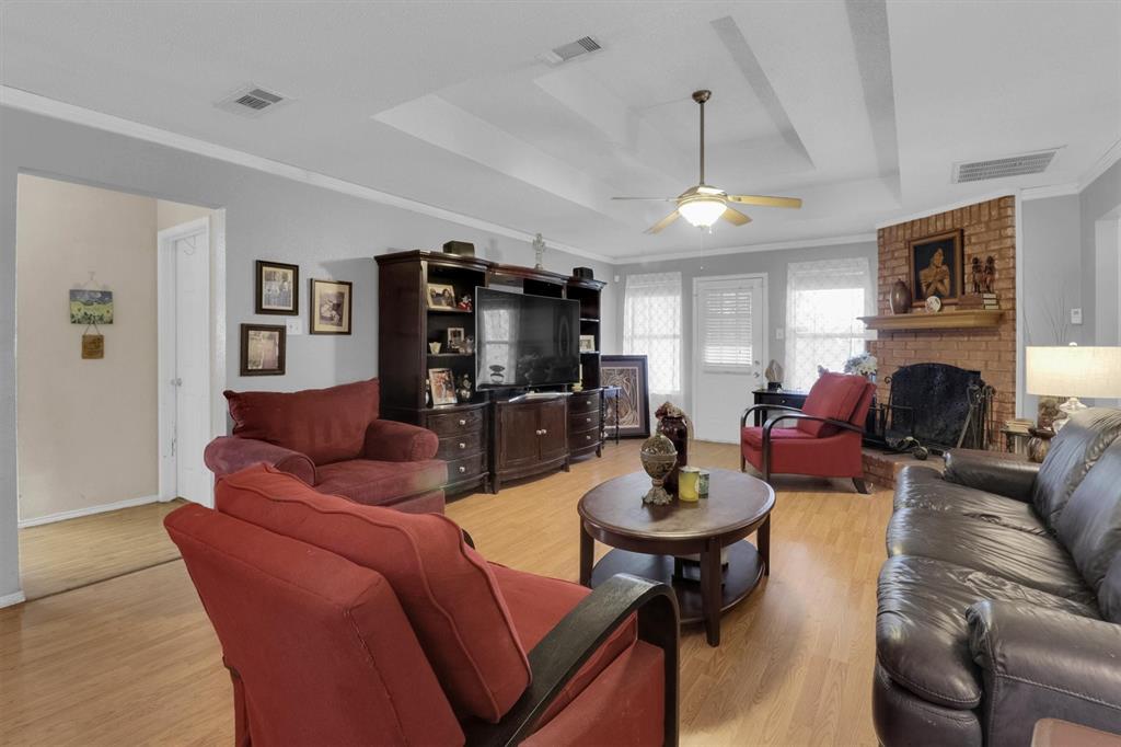 2839 Linden Lane Property Photo 5
