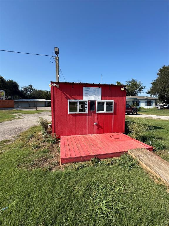 1810 Fm 1187 Property Photo 4