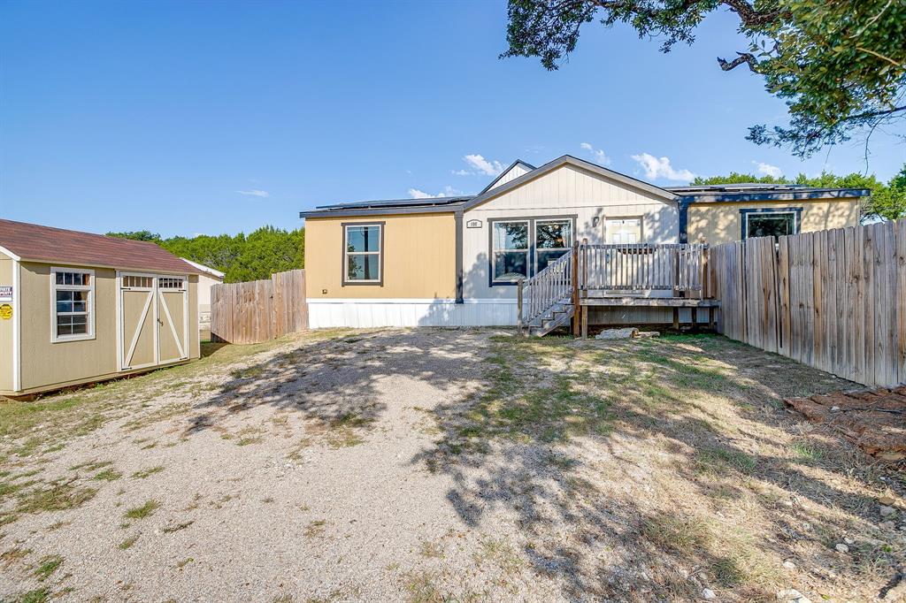 900 Tree Drive Property Photo 3