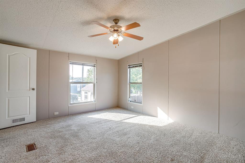 900 Tree Drive Property Photo 22