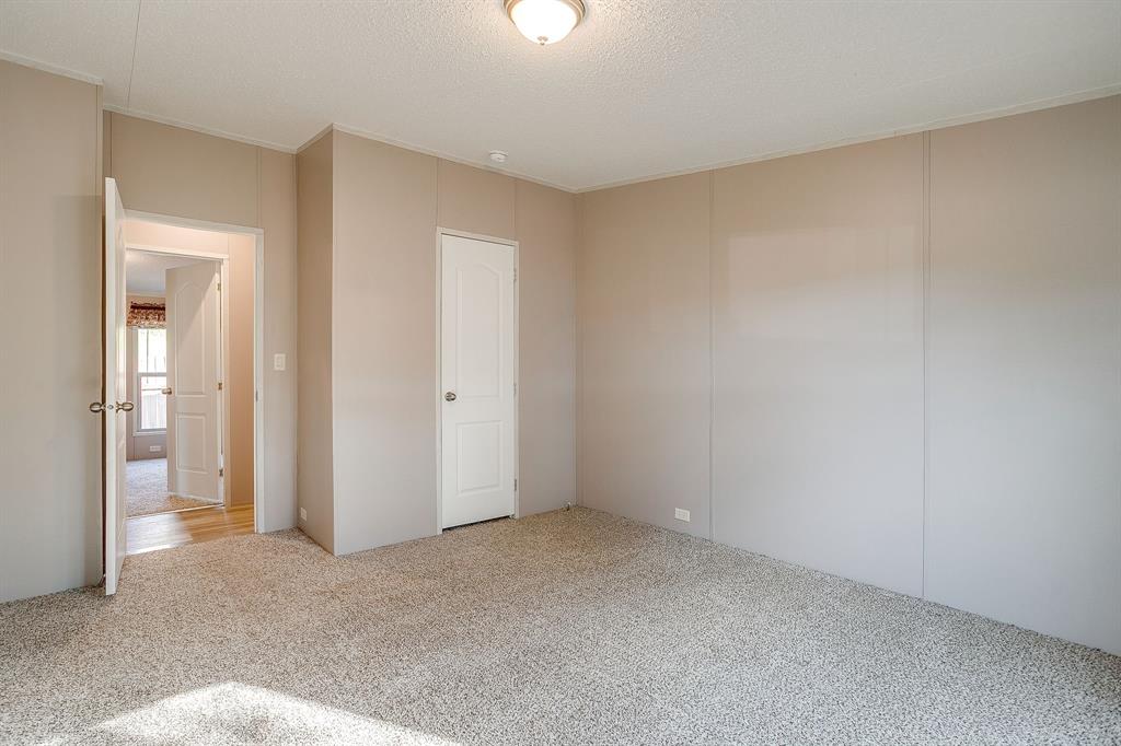 900 Tree Drive Property Photo 29