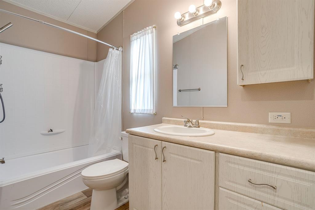 900 Tree Drive Property Photo 30