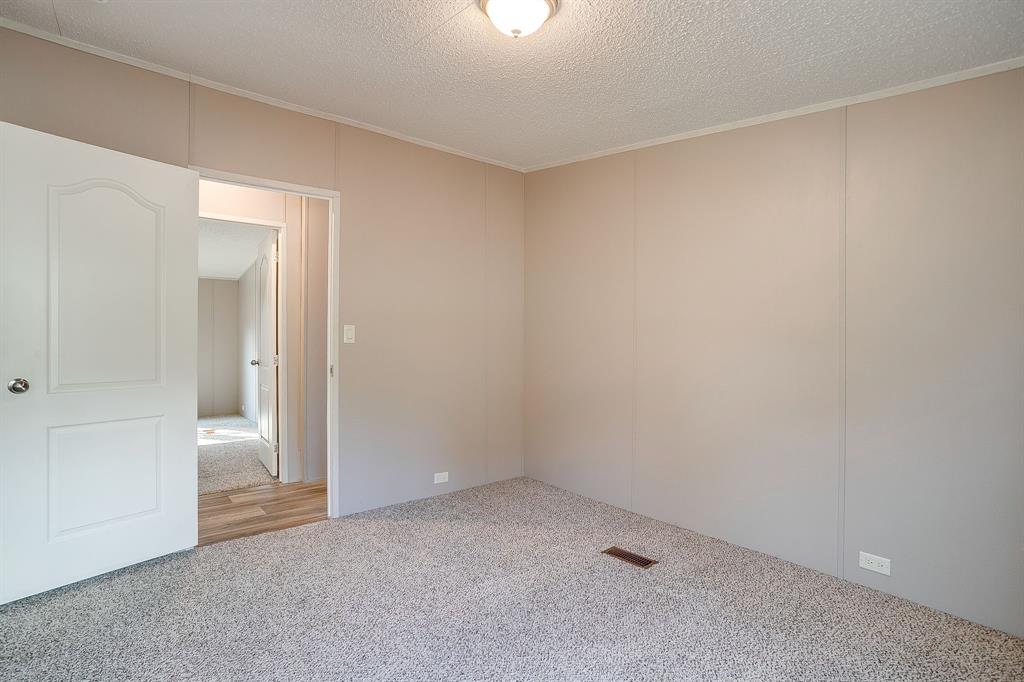 900 Tree Drive Property Photo 32