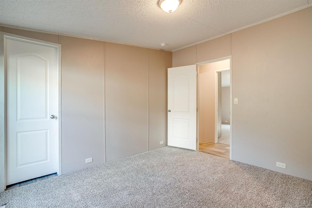 900 Tree Drive Property Photo 33