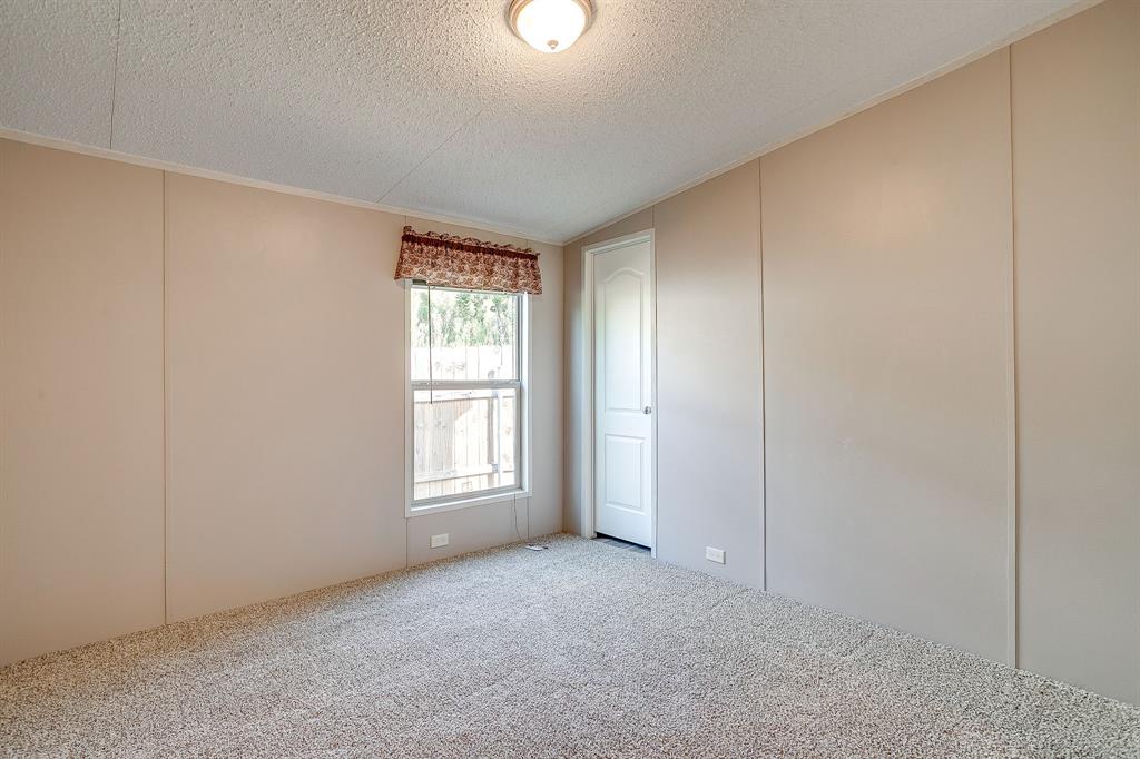 900 Tree Drive Property Photo 34