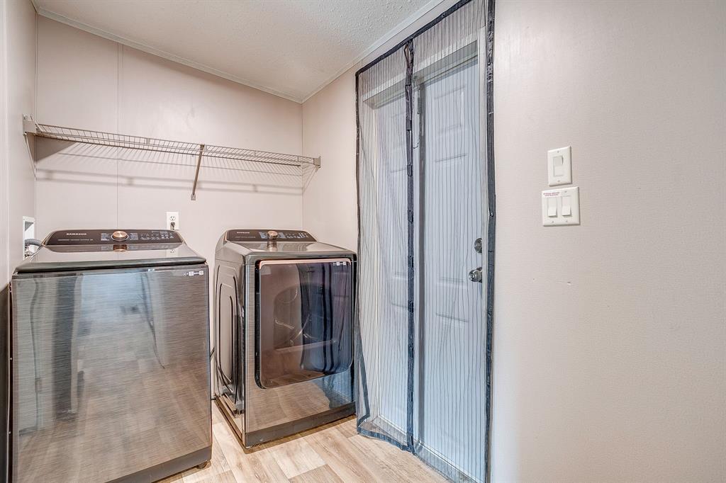 900 Tree Drive Property Photo 35
