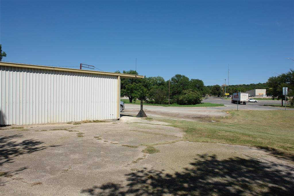 705 N Commercial Property Photo 4