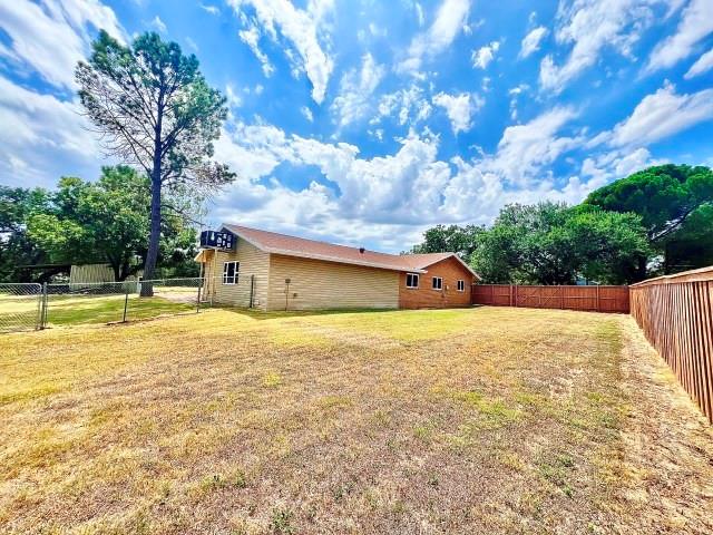1822 Vine Street Property Photo 4