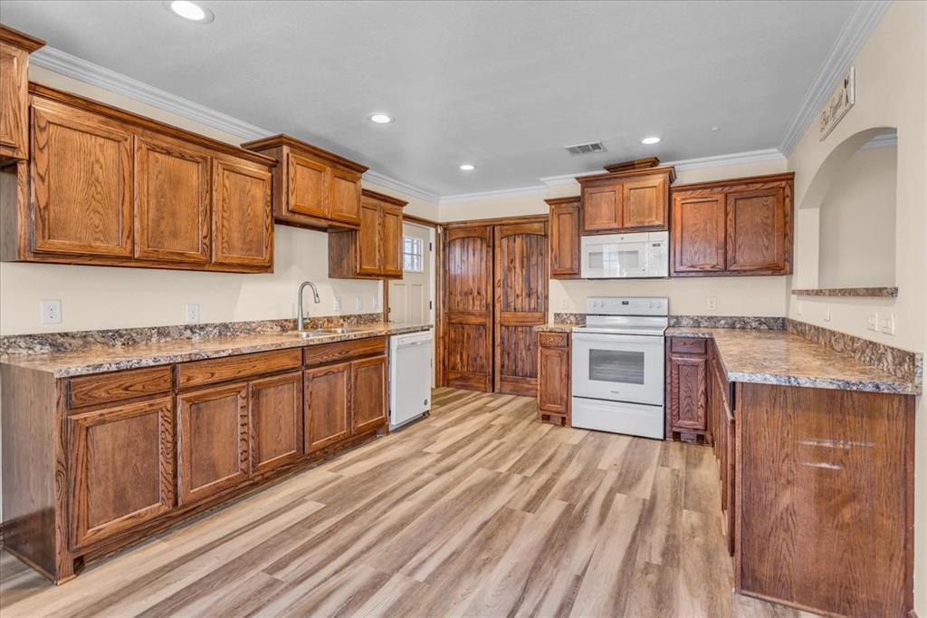 716 N Harrison Avenue Property Photo 6