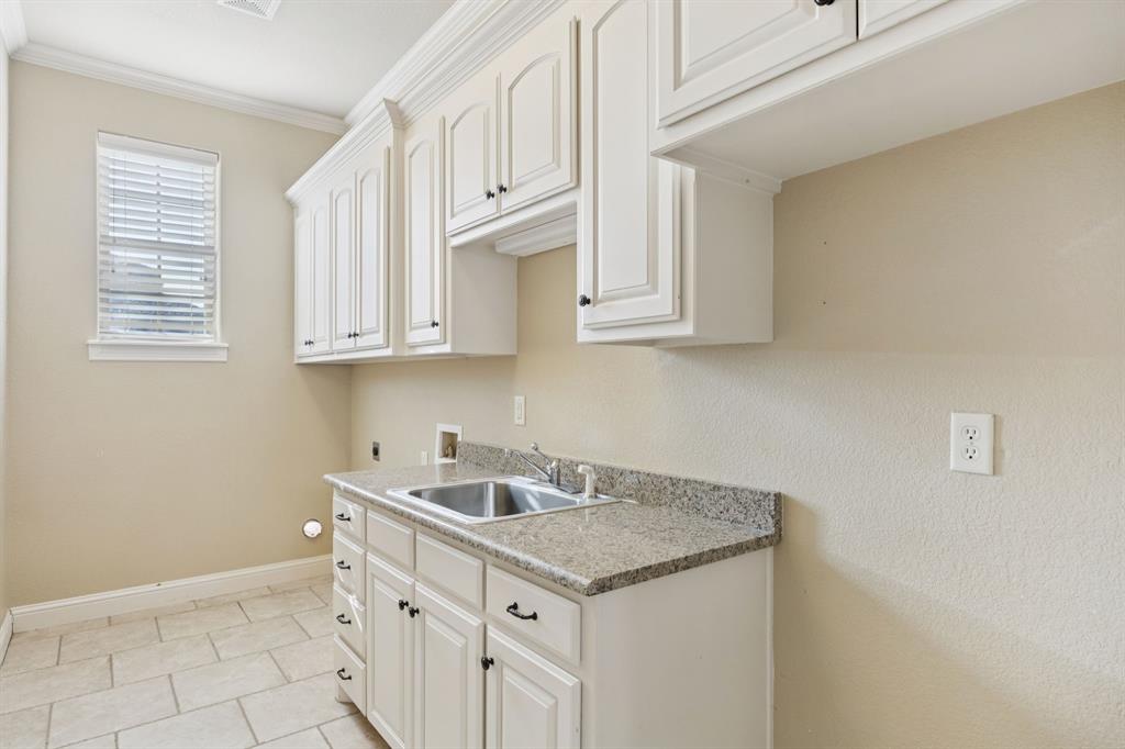 1725 Adalina Drive Property Photo 28