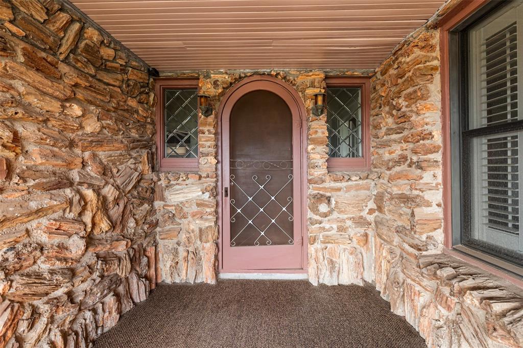 1803 N Highway 144 Property Photo 5