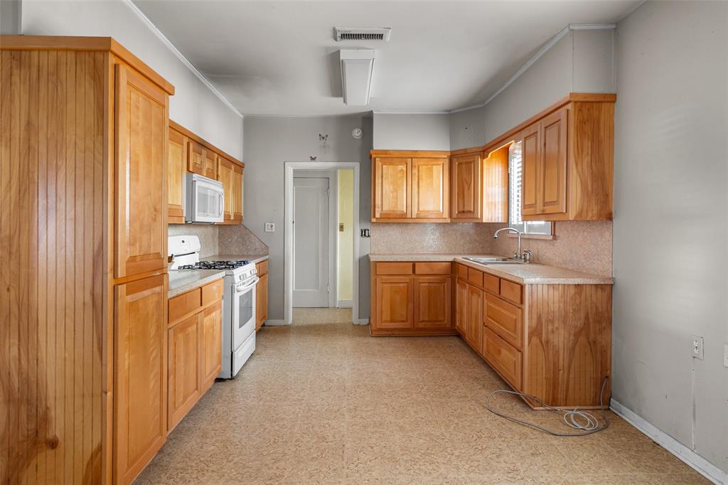 1803 N Highway 144 Property Photo 13