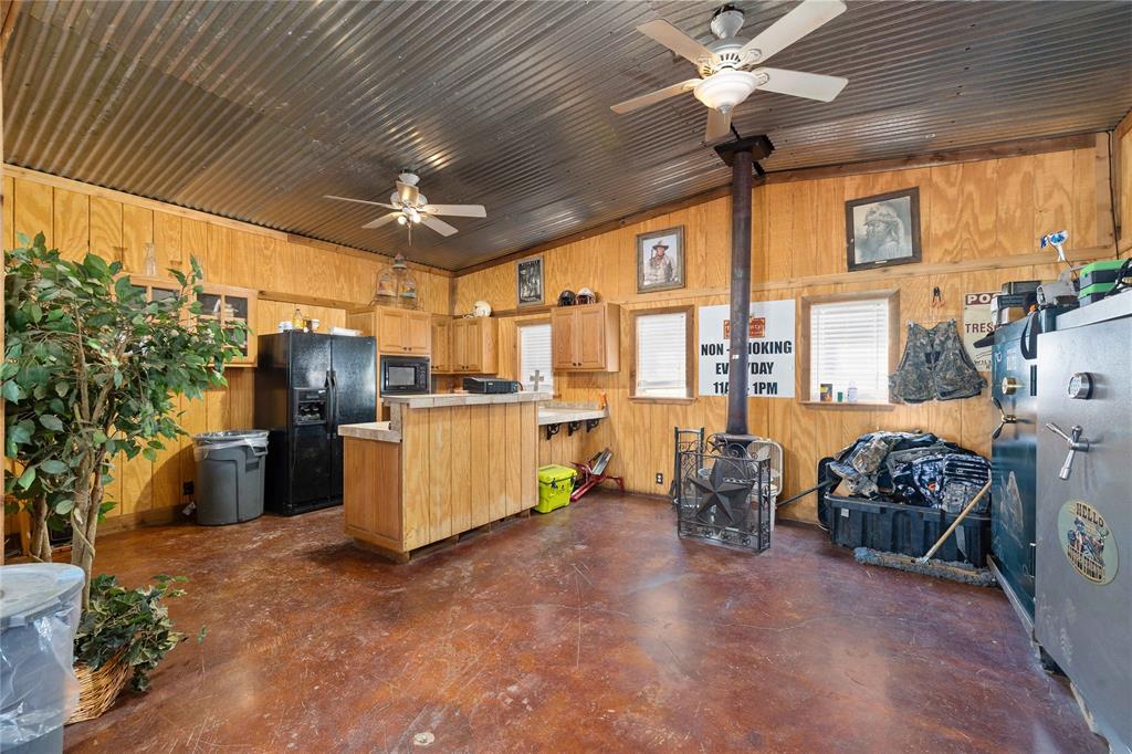 8675 County Road 225 Property Photo 6