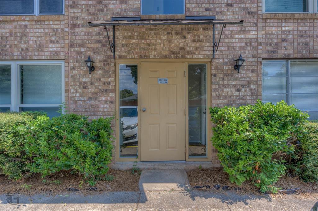 1820 E Kings Highway 252 Property Photo 2