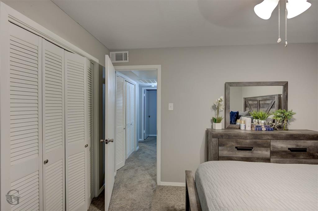 1820 E Kings Highway 252 Property Photo 11