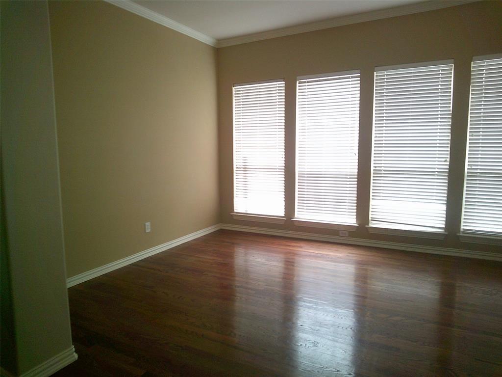 1613 Stone Crest Drive Property Photo 2