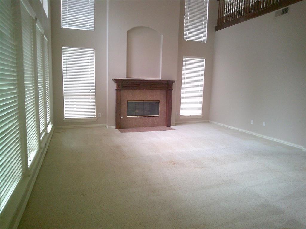 1613 Stone Crest Drive Property Photo 3