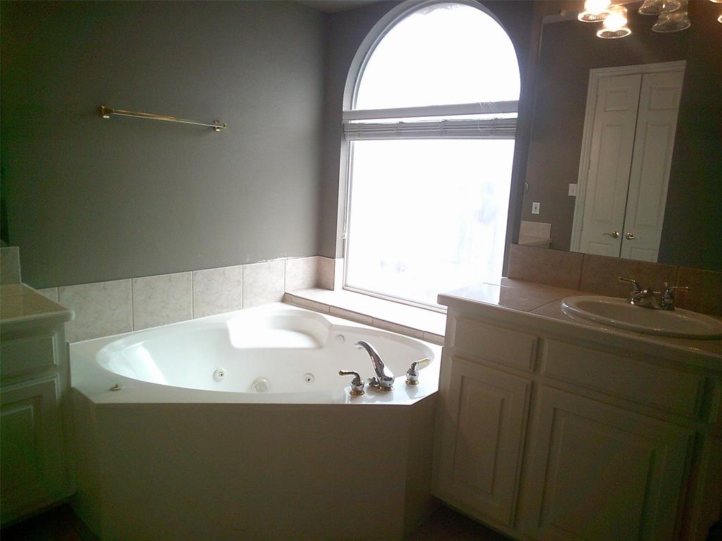 1613 Stone Crest Drive Property Photo 9