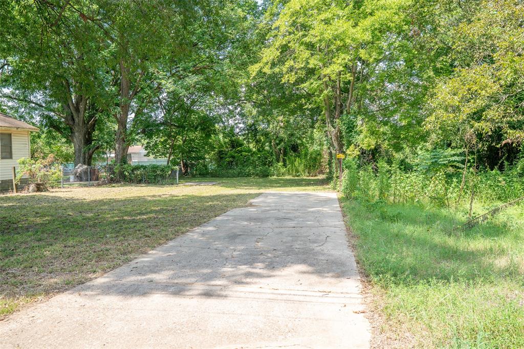 1609 Plum Property Photo 1