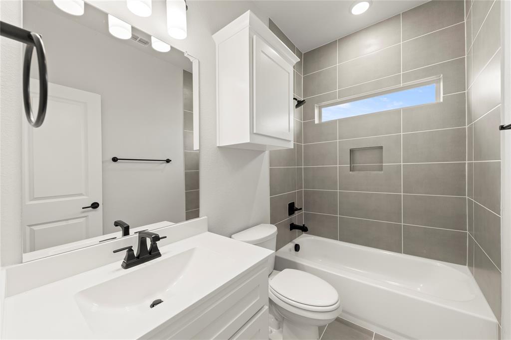 1344 Chisos Property Photo 4